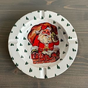 Vintage metal ashtray/candy dish
Made in Hong Kong